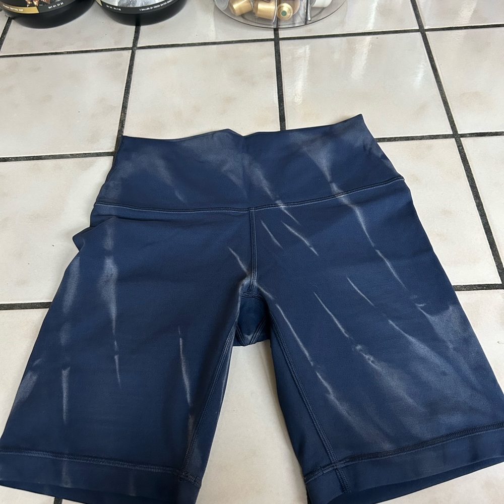 Lululemon Wunder shorts size 6